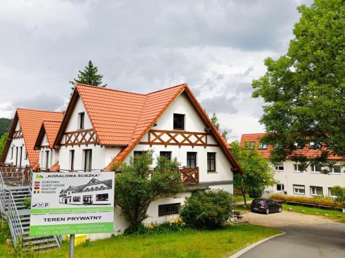 Zachelmie Resort | Koralowa Ścieżka