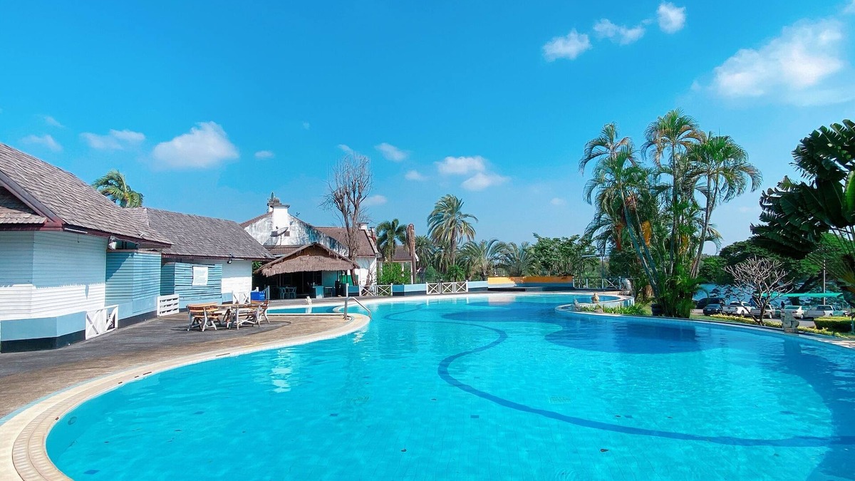 Pak Thong Chai Hotel | Korat Country Club Golf and Resort