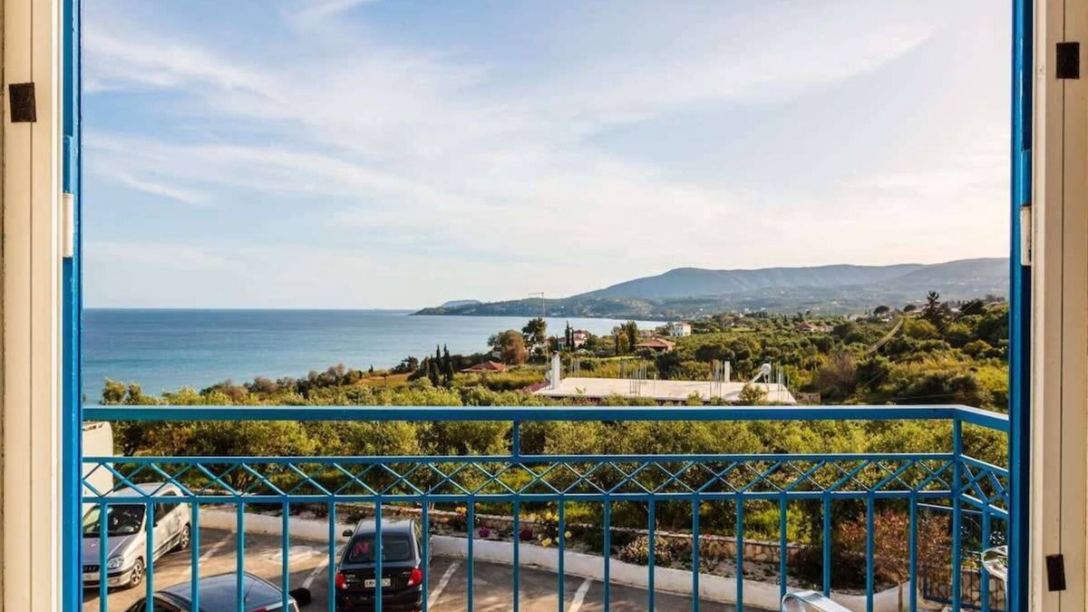 Koroni Apartment | Koroni Seaview Retreat - Summer Escape Lodging