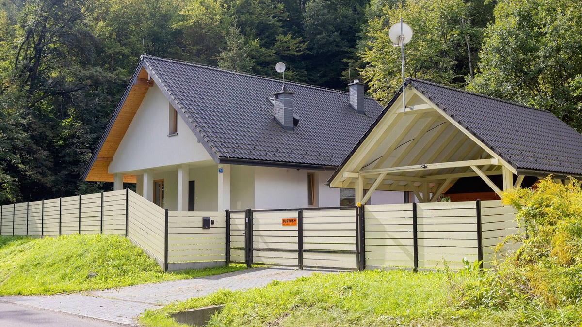 Korzkiew House | Korzkiewska 71, House, 4 Bedrooms, Parking, Terrace