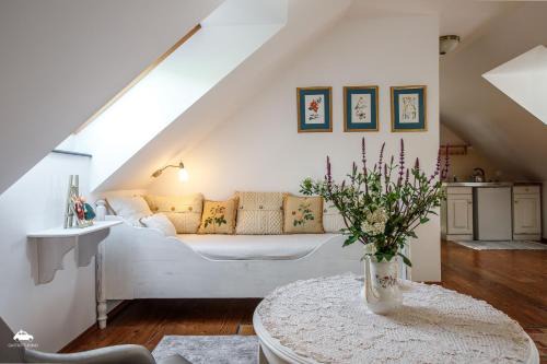 Magyarszombatfa Bed & Breakfast | Kosbor Panzió
