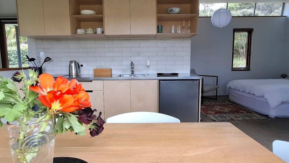 Whangateau Apartment | Kotare Studio Touch of Tuscany in Matakana