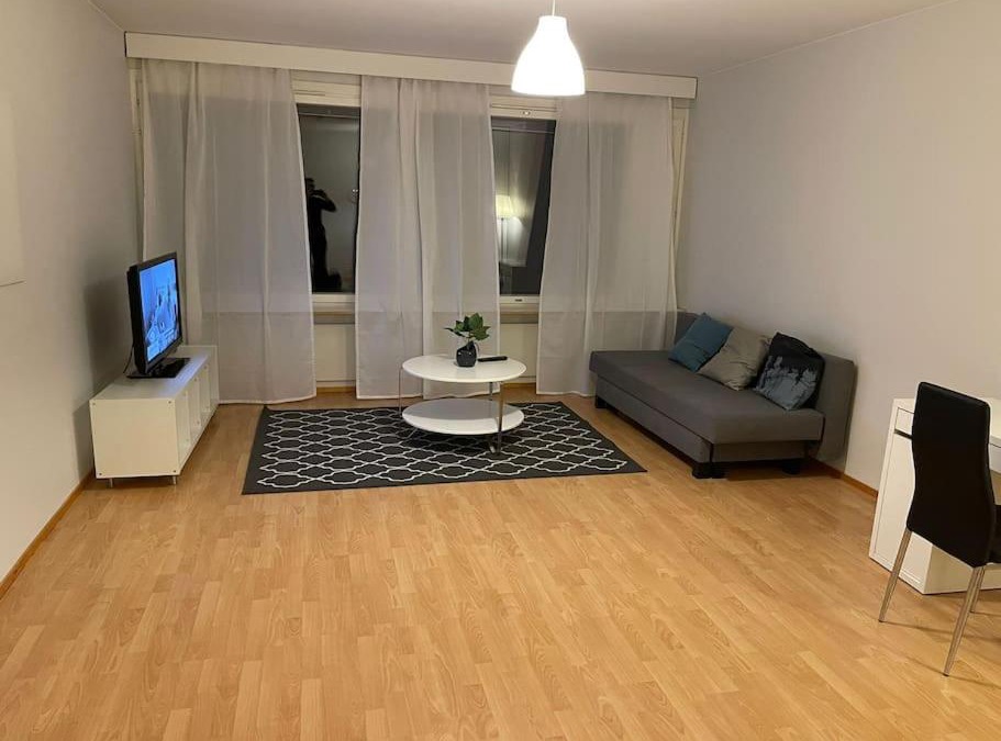 Kauniainen Apartment | Kotimaailma - Avara hyväkuntoinen kolmio Espoossa