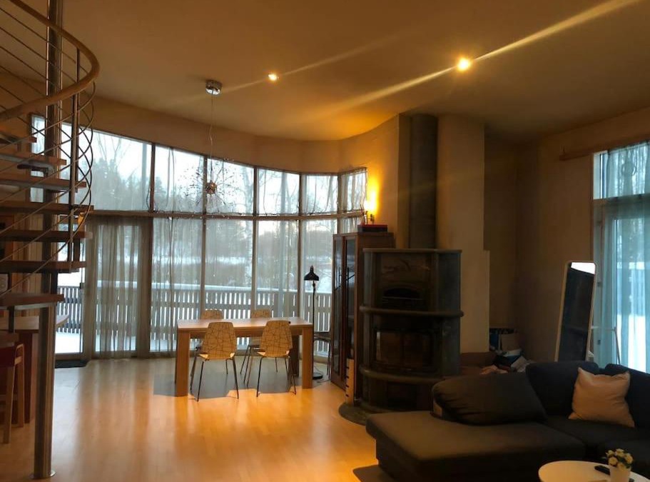 Itainen District Apartment | Kotimaailma - Iso ja viihtyisä omakotitalo saunalla 9 henkilölle