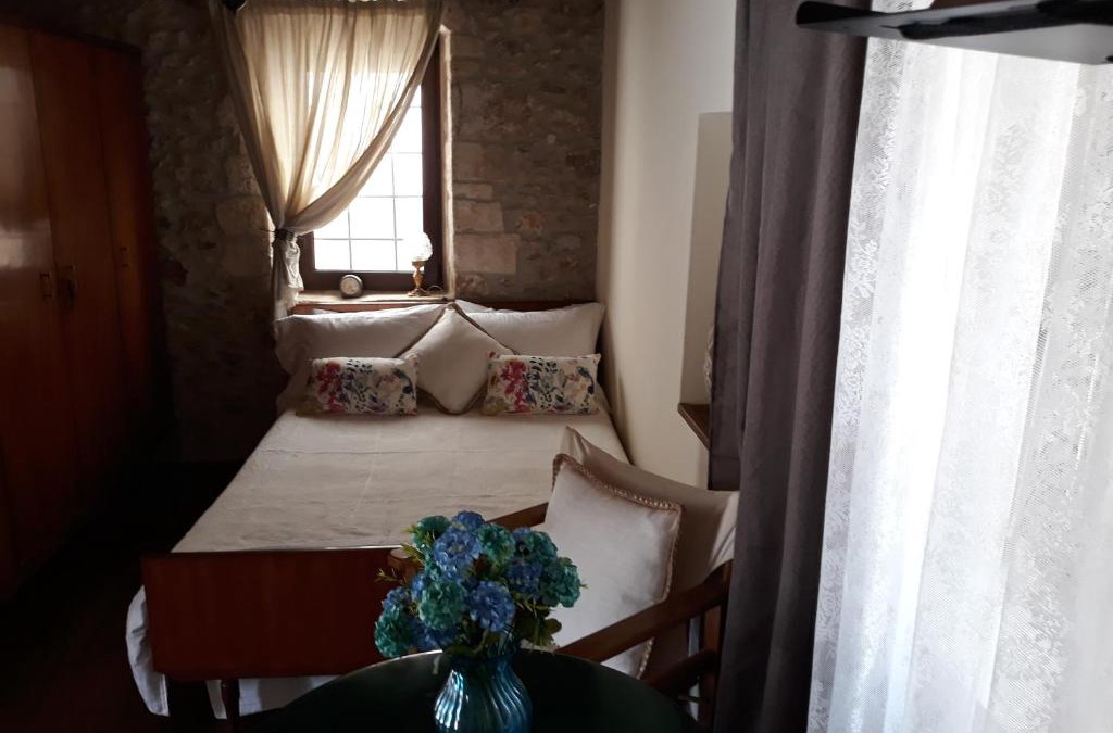 Koutouloufari Ski Chalet | Koutouloufari Cosy Cretan Cottage