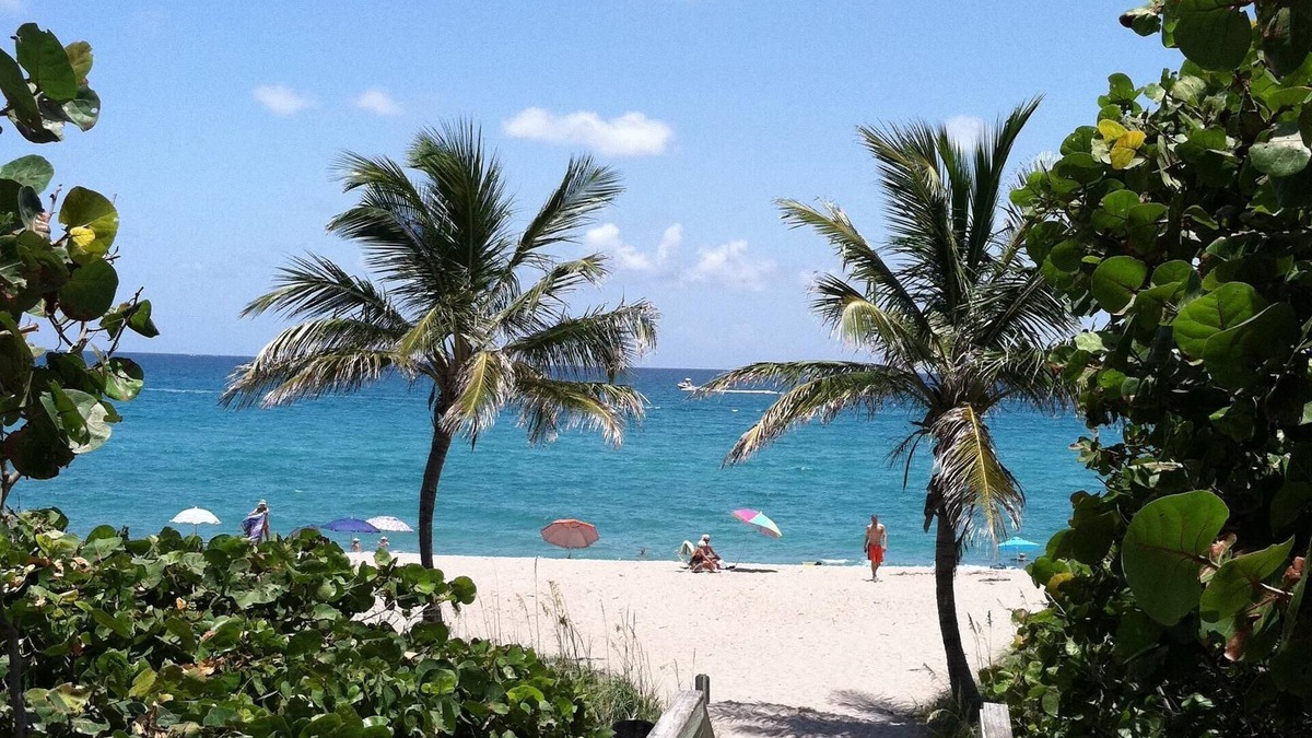 Jupiter Cottage | KOZY COTTAGE - October, November openings! 2.7 m from beach, UVC clean,