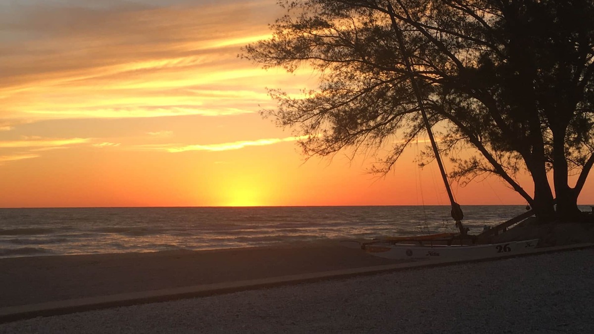 Englewood Cottage | Kozy Kottage on private road. 2 minute walk to private beach. Pet friendly!