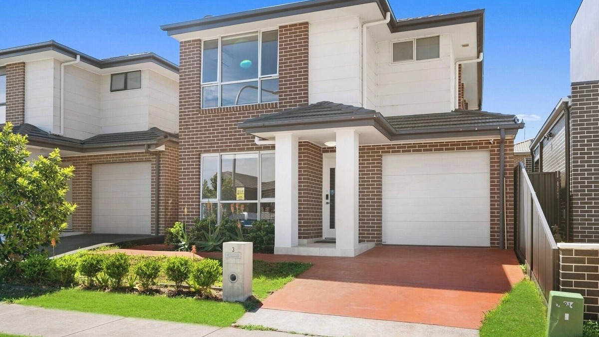 Austral House | KozyGuru | Austral | Convenient 4 x Ensuite House