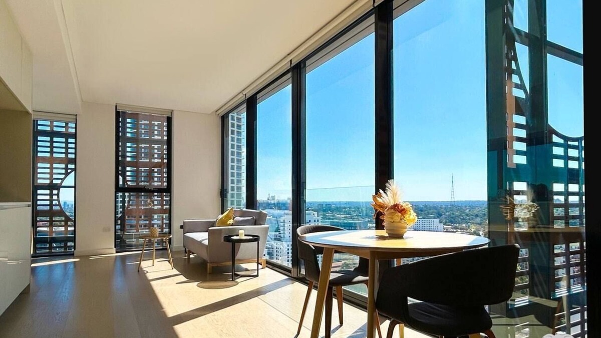 St. Leonards Apartment | KozyGuru |St Leonards | 1 Bed Best Location and View