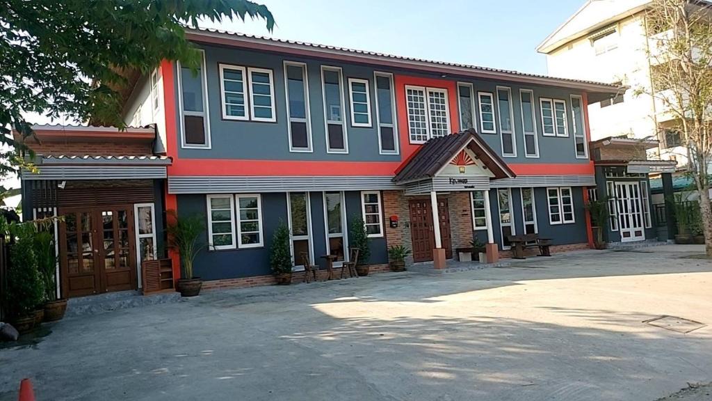 Khum Thong Apartment | Kp. เพลส หลวงแพ่ง (Kp. Place Luang Phaeng)