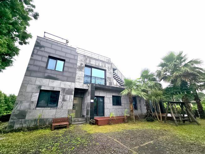 Andeok House | Motel