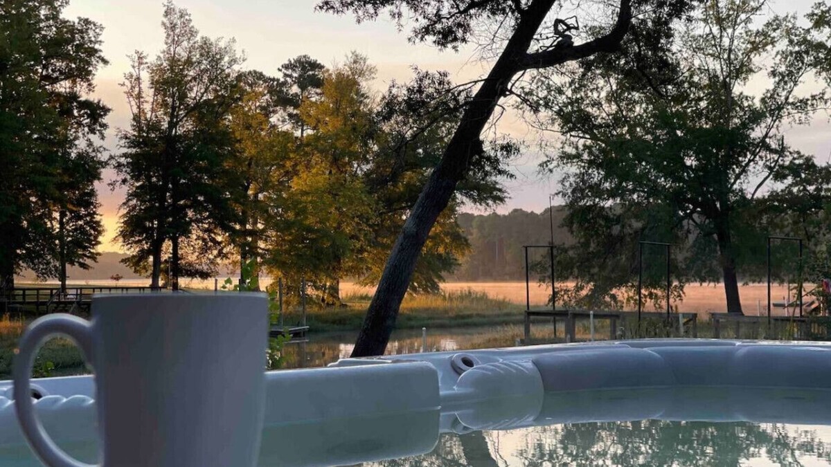 Winnsboro House | Kraken Cove (Hot tub)