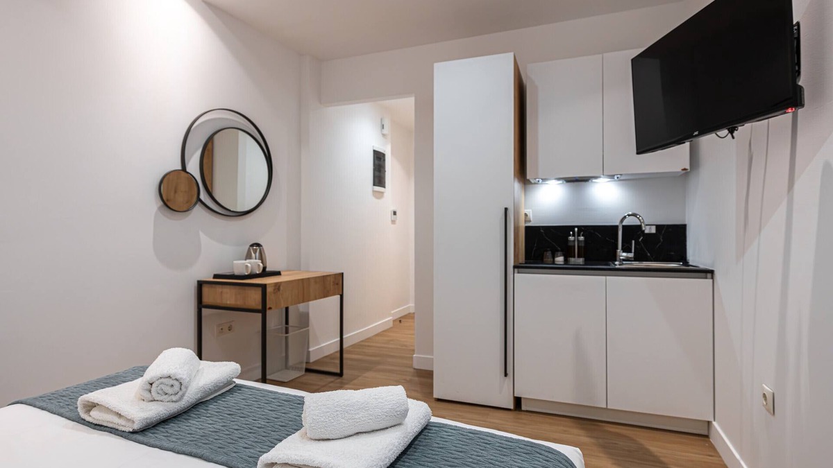 Ampelokipoi Bed & Breakfast | Kriel Suites by LIV Homes 103