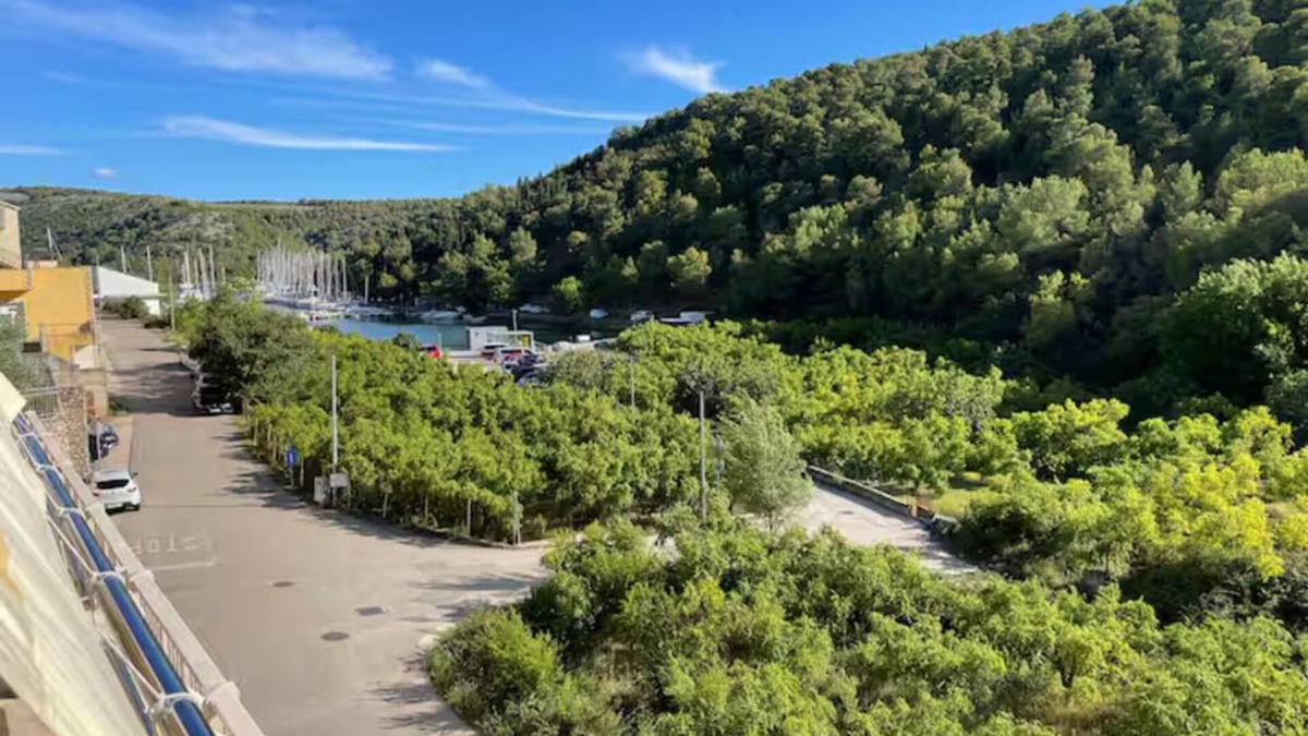 Bicine Apartment | KRK Enjoy waterfalls, sun, beach and sea: Domicile Sunce Gudiča