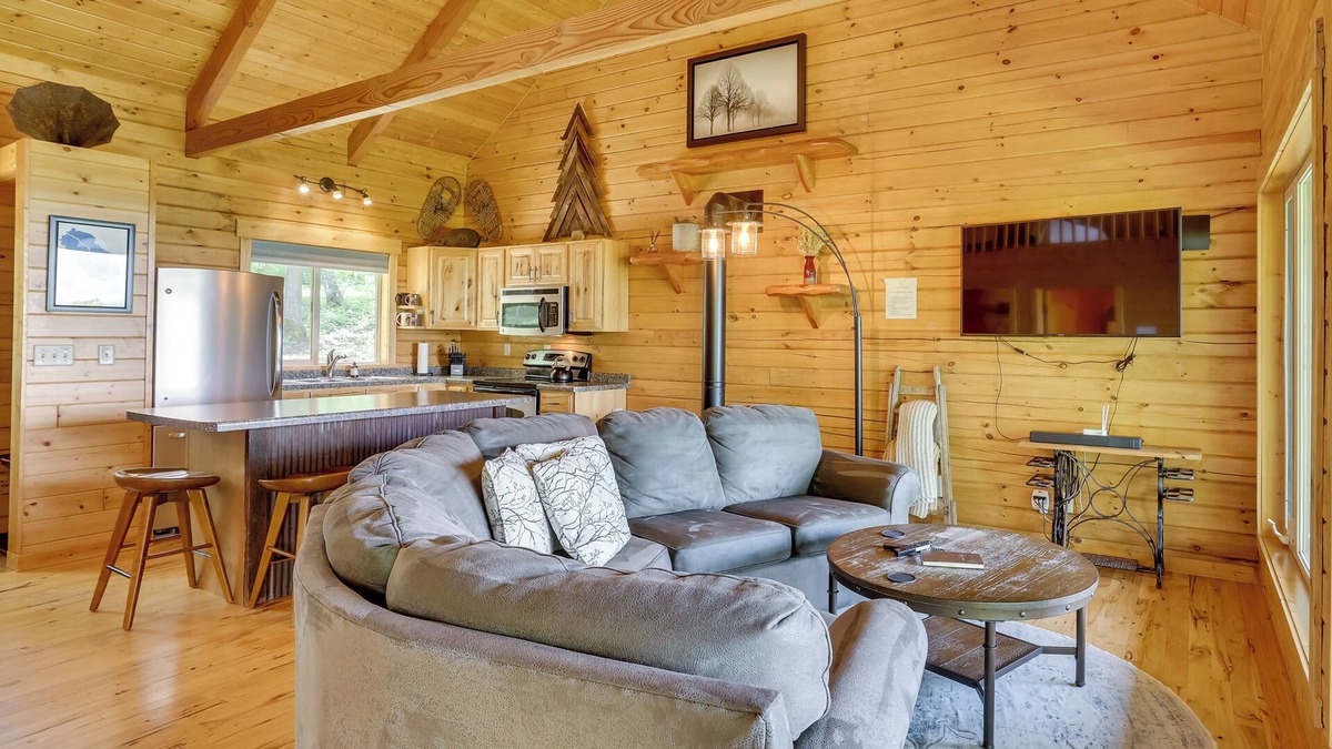 Mindoro Cabin | 'Krueger' Cabin w/Views in Mindoro!