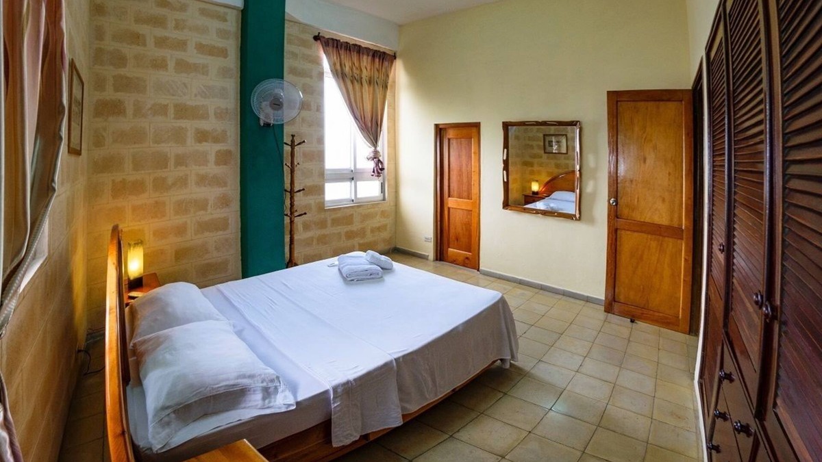 Municipality of Diez de Octubre Hotel | Ksa Angy