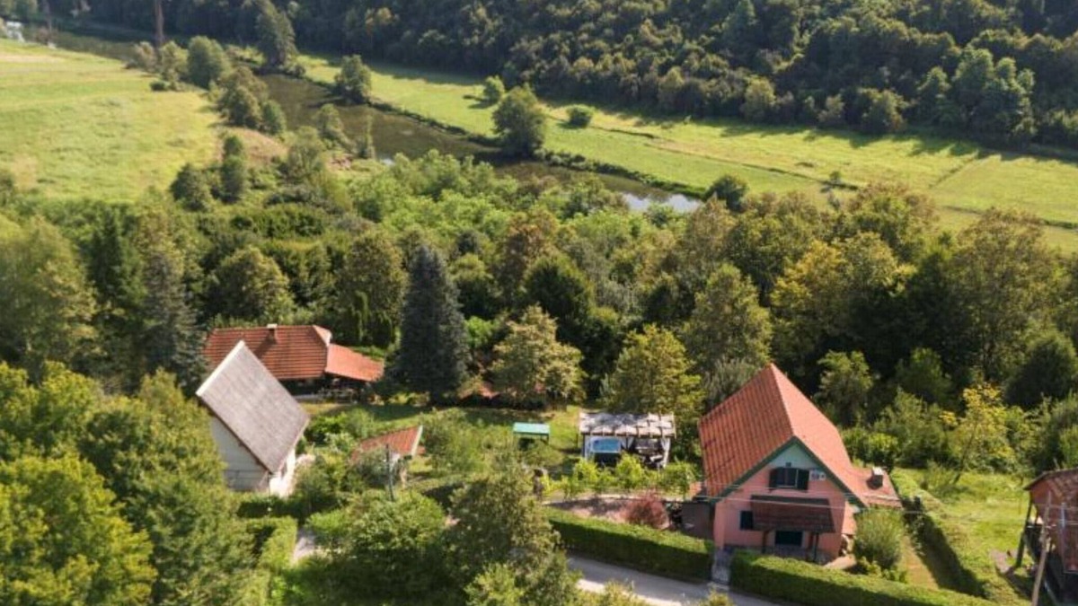 Bosiljevo House | Kuća za odmor Casa Huerta-Two Bedroom Holiday Home