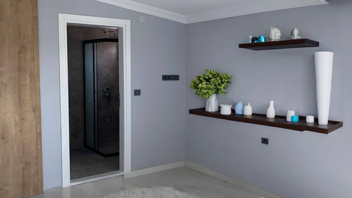 Kusadasi City Centre House | Kuşadası'nın Merkezinde Deniz Manzaralı İçerisi Yeni Yapılmış Daire!