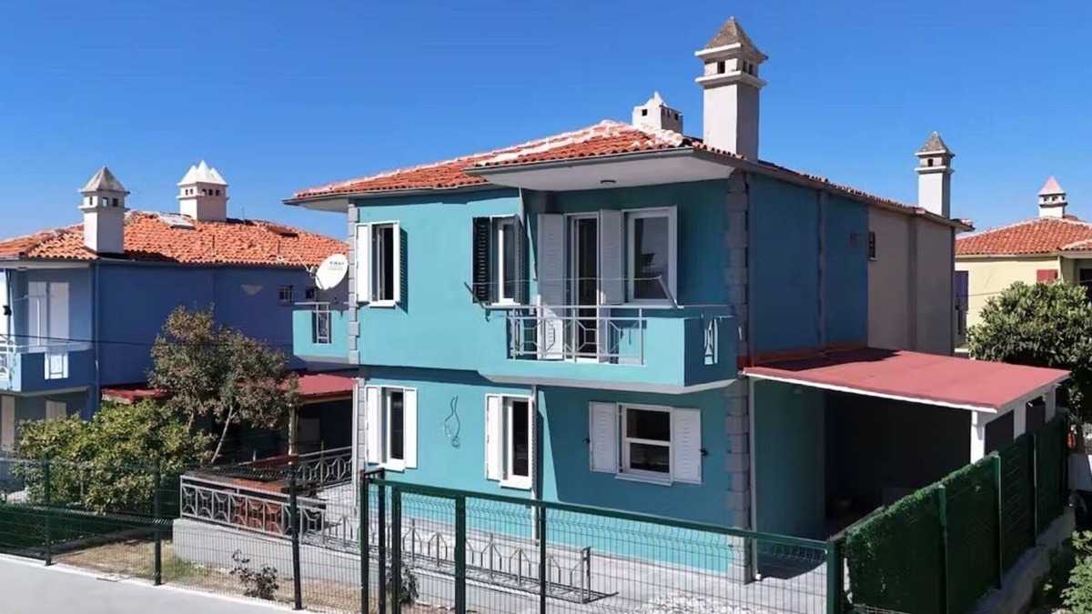 Kadnlar Denizi Mahallesi Villa | Kuşadası'nda Merkezde ve Denize 5 Dakika Şık Villa