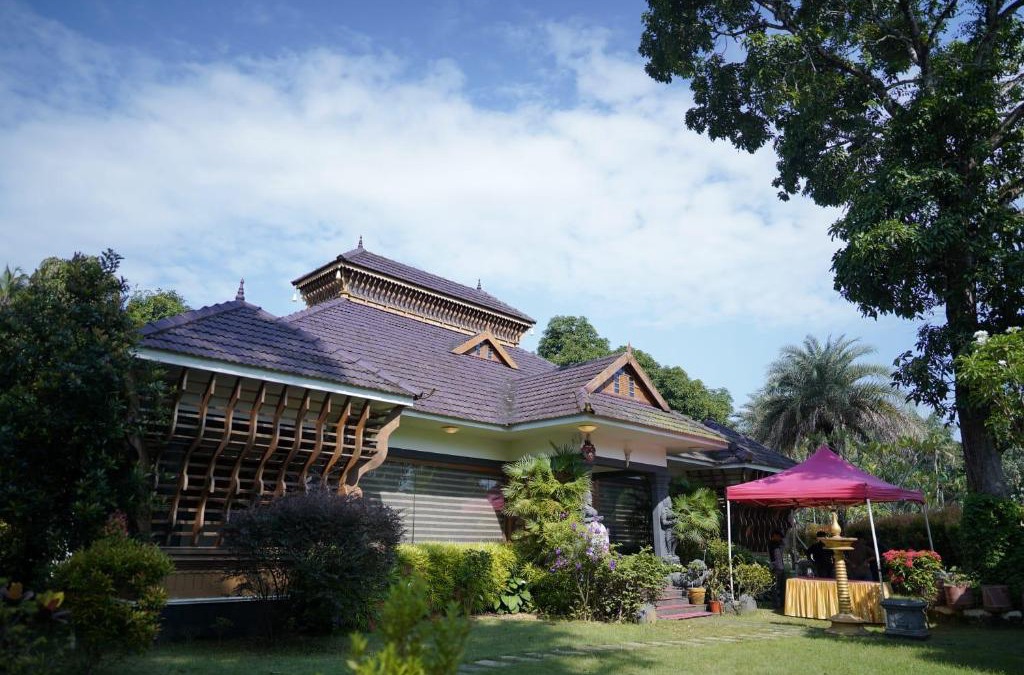 Kothamangalam House | Kudajadri Heritage Pool Homestay Kothamangalam