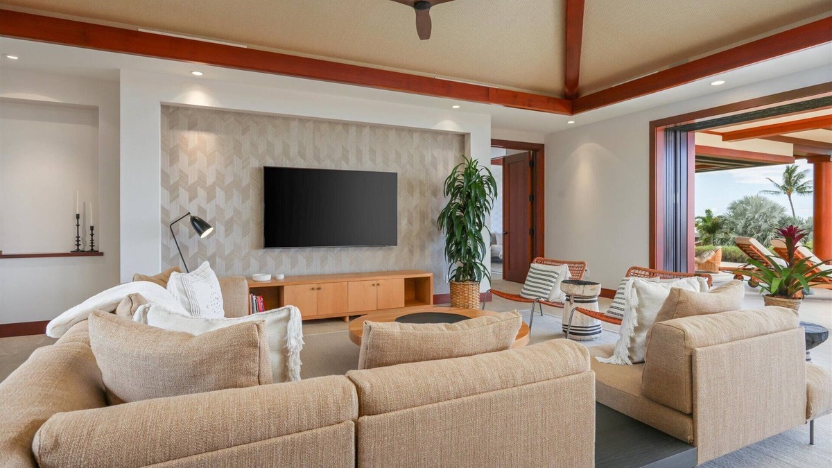 Kaupulehu House | Kulanakauhale 7 – Deluxe Ocean View | Onsite Staff & Daily Housekeeping