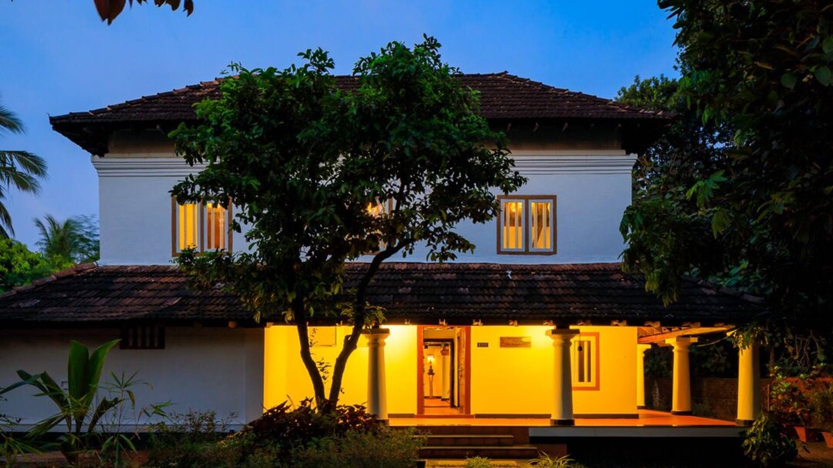 Thrissur House | “Kunnampath Heritage Nalukettu” is a 200-year-old standalone property located about 1.5KM from the city center and downtown.