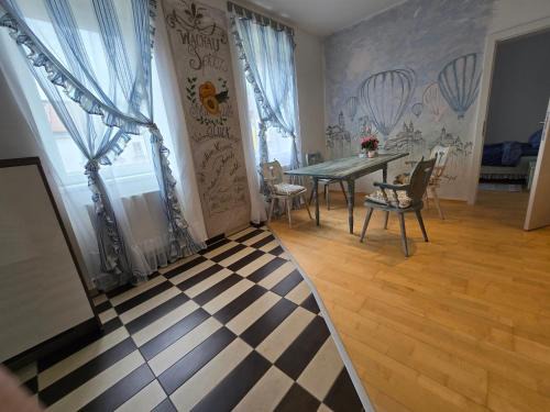 Spitz Apartment | Kunst Apartment im Schwalbenhaus