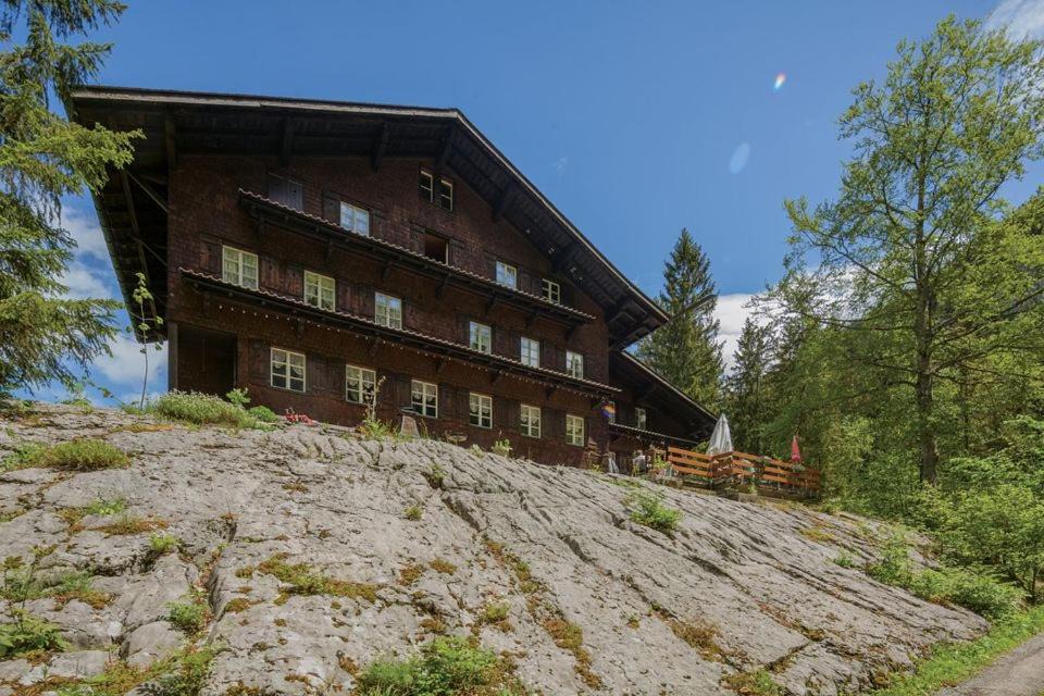 Lungern Hostel | Kunst- und Naturfreundehaus Brünig