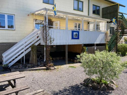 Hamburgsund House | Kustnära Vandrarhem