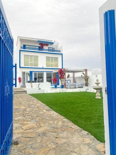 Sur Villa | Kyanos