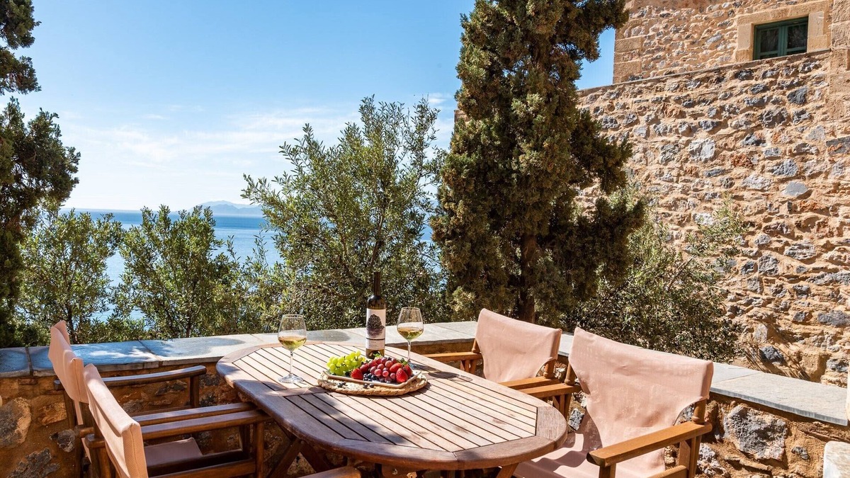 Monemvasia House | Kyklamino Castlehouse
