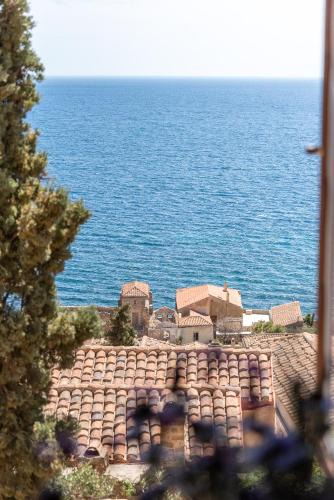 Monemvasia House | Kyklamino Castlehouse