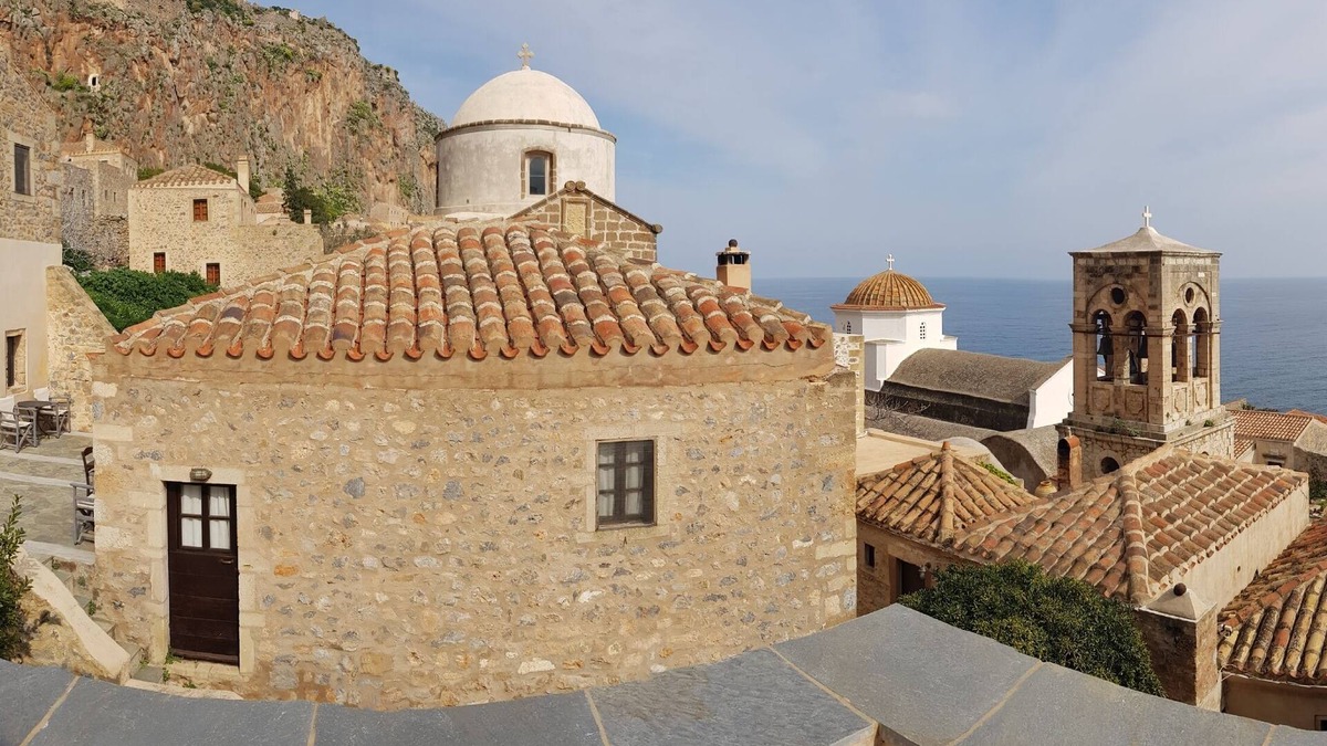 Papadhianika House | kyma mansion is located in the heart of Monemvasia's castle