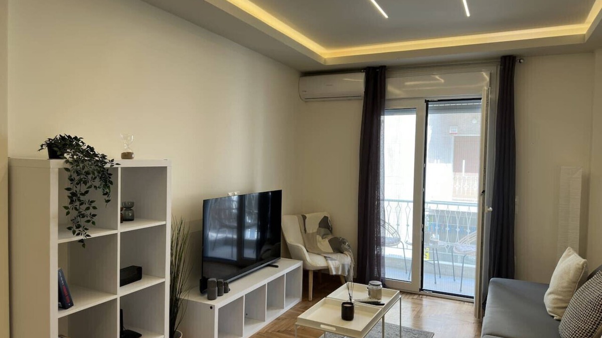 New Kypseli Apartment | Kypseli Contemporary Comfort for 6