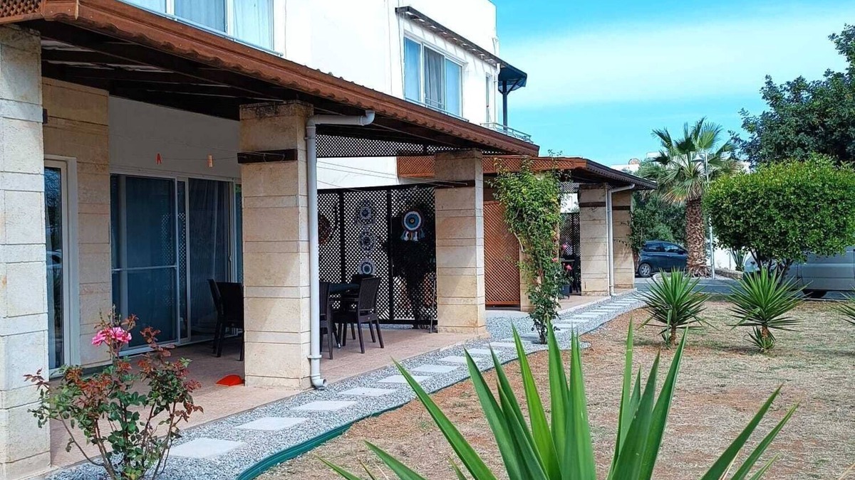 Karavas Apartment | Kyrenia - Esentepe Turtle Village Sea Villa with Garden
