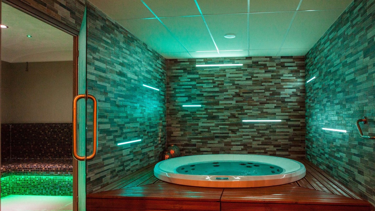 Poulainville Hotel | Kyriad Prestige Amiens Poulainville Hotel and SPA