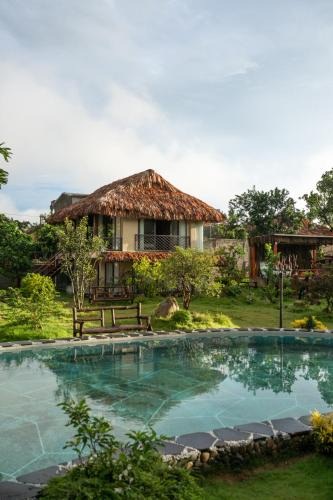 Hoa Vang Hotel | Lá Retreat near Ba Na Hills
