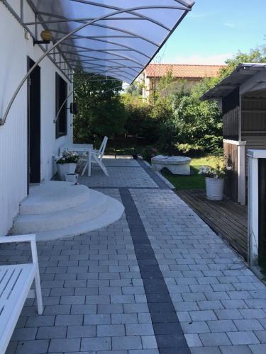 Soder Apartment | Lägenhet med trädgård och egen parkering