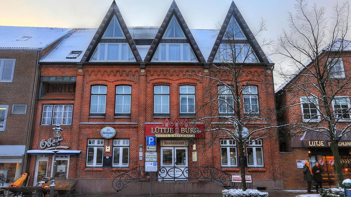 Luetjenburg Hotel | Lüttje Burg Hotel & Restaurant