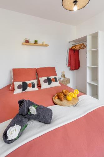 Clermont Apartment | L'écrin des Bois - Proche aéroport Beauvais, Chantilly, forêt de Hez-Froidmont, parking public gratuit, Wifi & Netflix