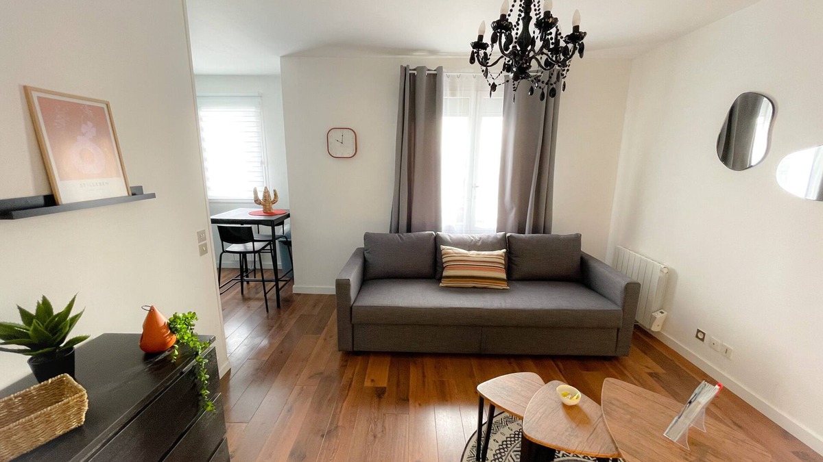 Calais Apartment | L'écureuil, studio en centre ville avec parking