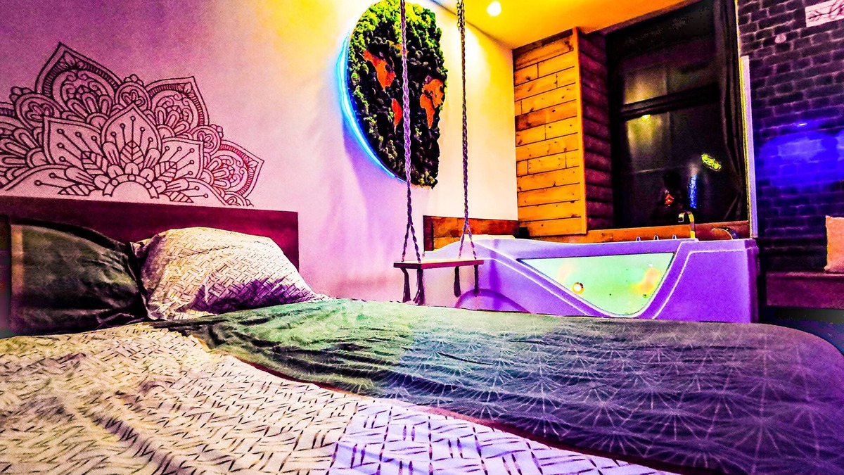 Brie-Comte-Robert Condo | L'éden: private Jacuzzi