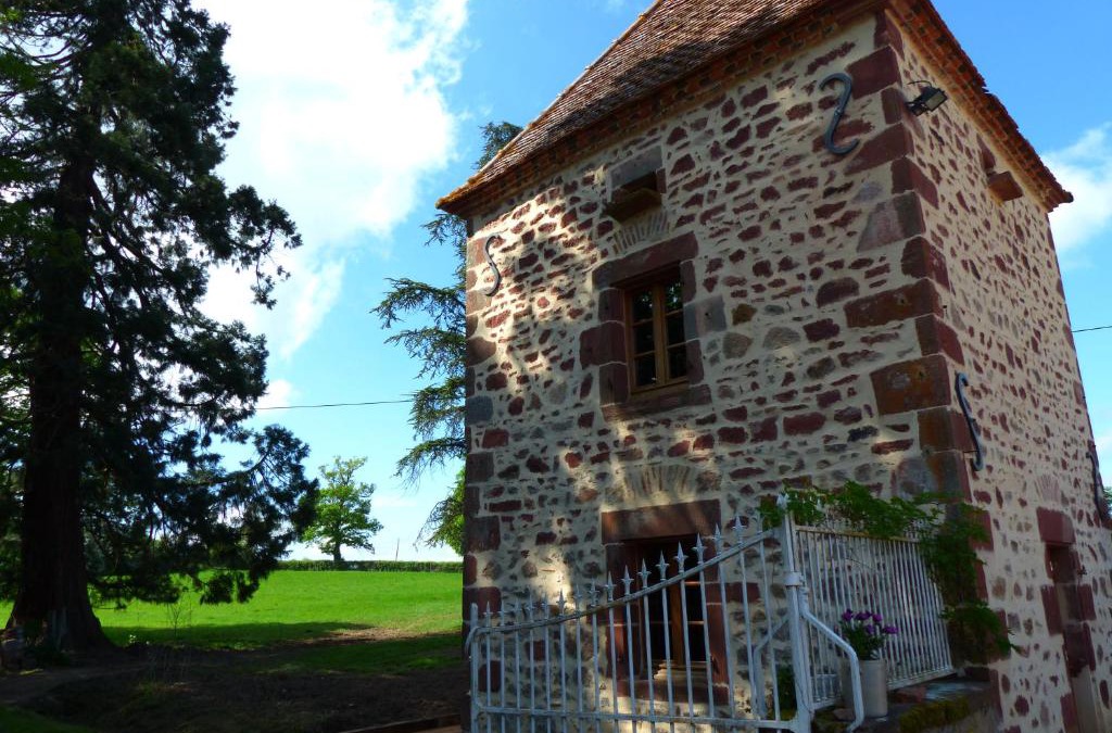 Le Donjon Bed & Breakfast | L'Abrejou