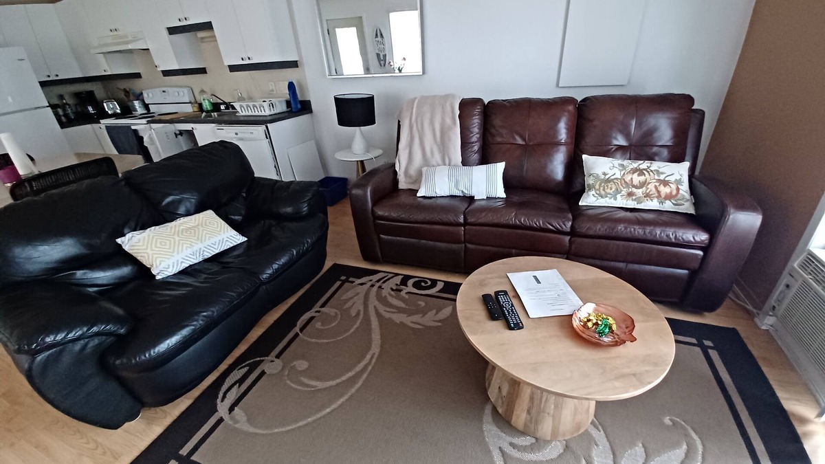 Terrebonne Apartment | L'accueillant, whole apartment, a combination of town and country