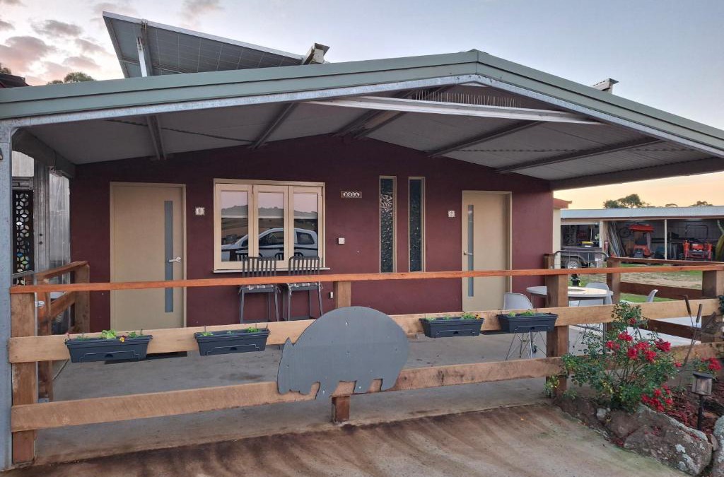 Oallen House | L'Air du Wombat Truffle Farm