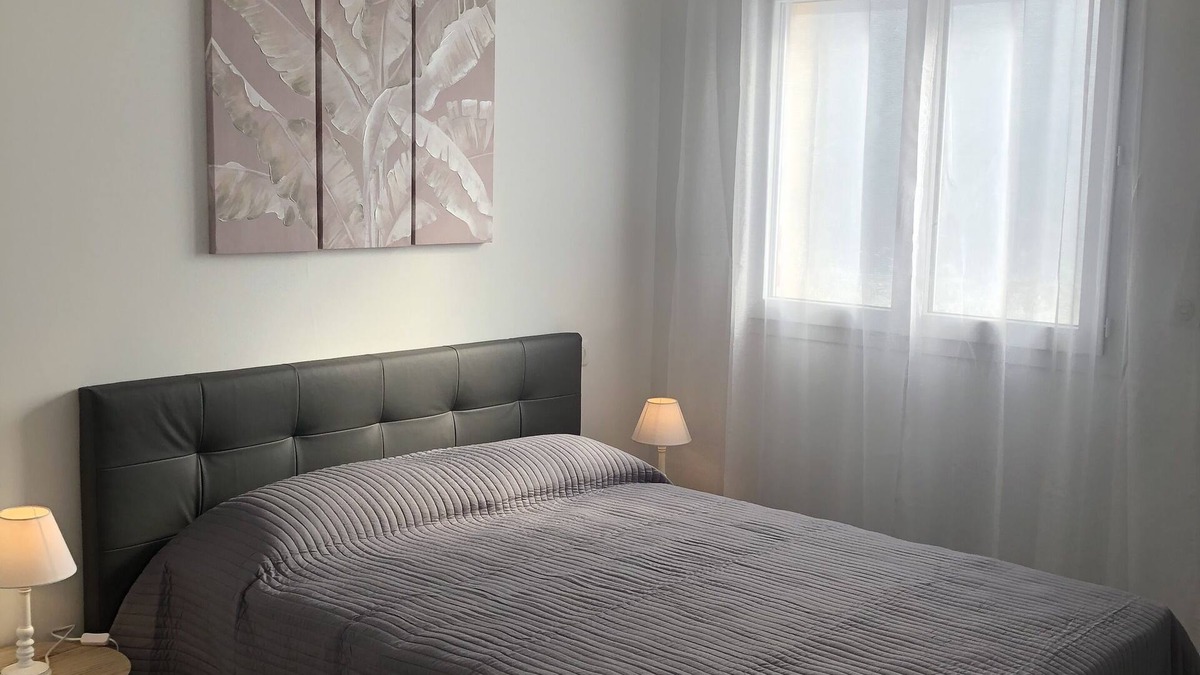 Ajaccio House | L 'Alivu first floor of a villa with communal swimming pool