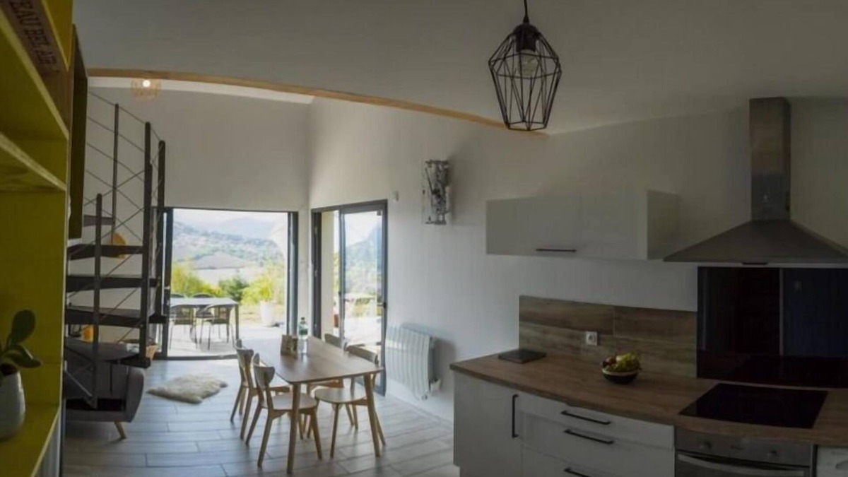 Veyre-Monton Cottage | L'Alphonsine Gite-Confort Vue sur Montagne