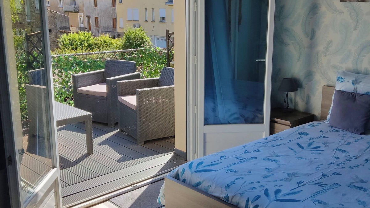 Villefranche-de-Panat House | L' Amarante chambres d'hôtes