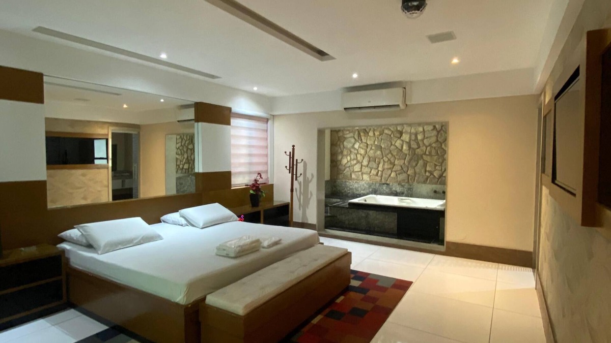 Realengo Hotel | L'amour Hotel
