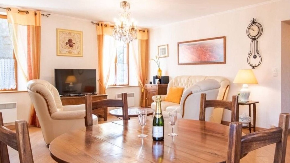 La Croix-en-Touraine House | L'Ancien relais de poste